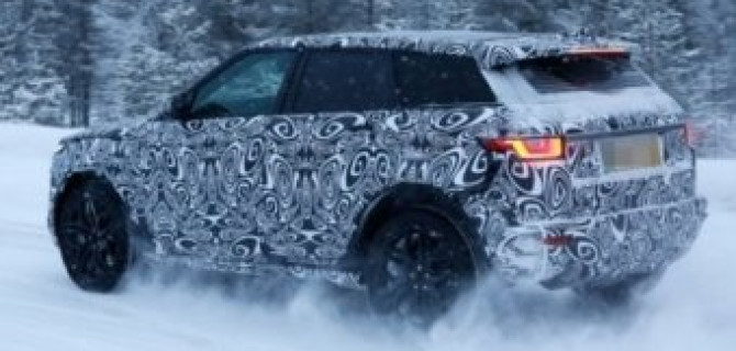 Jaguar E-Pace 2018 заснят на тестах