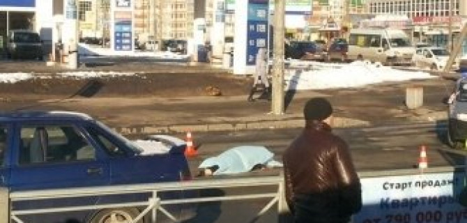 На Ириновском проспекте в Петербурге пешеходу раздавило голову колесом автомобиля