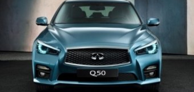 Гибридный седан Infiniti Q50 покинул российский авторынок