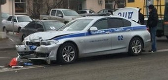 В Москве в ДТП с полицейским BMW пострадали три человека