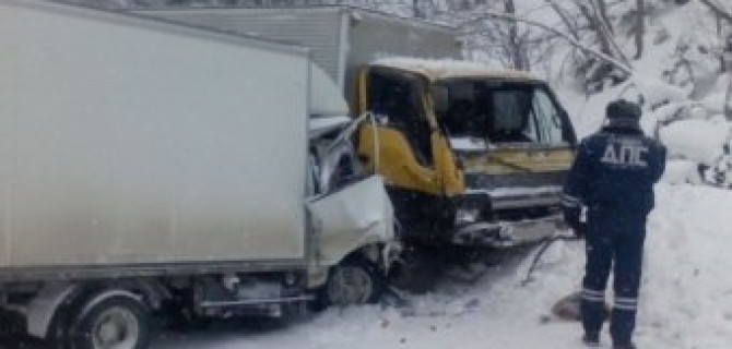 На трассе Южно-Сахалинск – Холмск погиб водитель грузовика