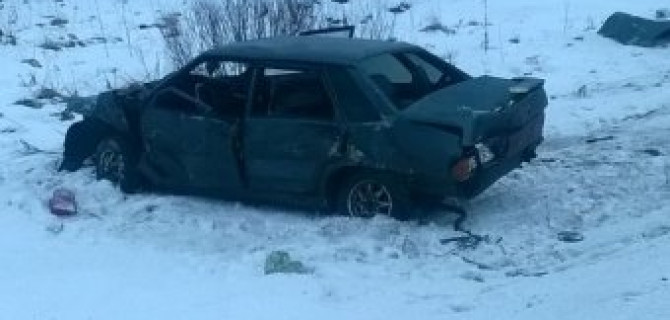 В Тосненском районе столкнулись легковушка и грузовик