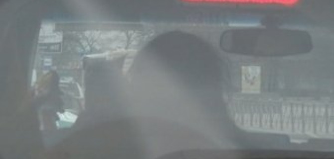 Вождение без рук - мороженное и кофе в движении!