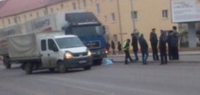 В Калининграде грузовик задавил женщину