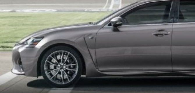 Продажа нового Lexus RC F в России будет ограничена