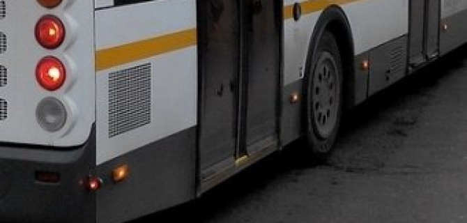 В Петербурге водитель ответит перед судом за гибель выпавшей из его автобуса женщины