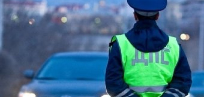 В Петербурге автоледи избила инспектора ГИБДД