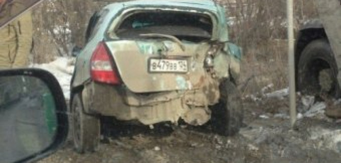 В Красноярске в массовом ДТП пострадала девушка-водитель