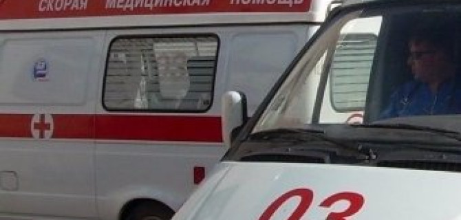 На западе Москвы столкнулись легковушка и «скорая помощь»