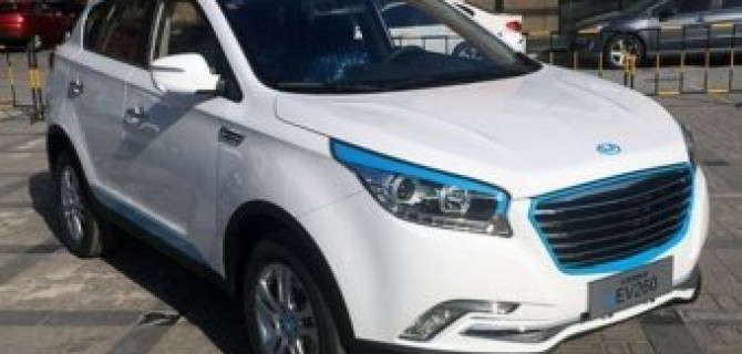 В Китае начнутся продажи электрического кроссовера Hawtai xEV260