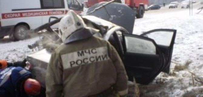 В Смоленской области девушка-водитель врезалась в столб