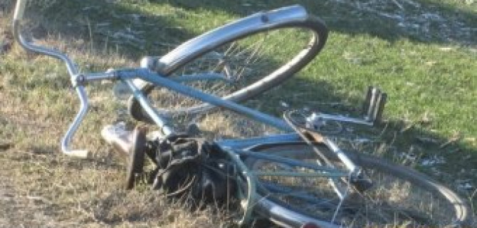 В Буда-Кошелевском Mercedes насмерть сбил мужчину на обочине