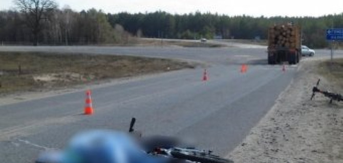 Велосипедистка погибла под колесами МАЗа возле деревни Копань