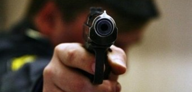 В Подмосковье полицейский застрелил водителя при попытке наезда