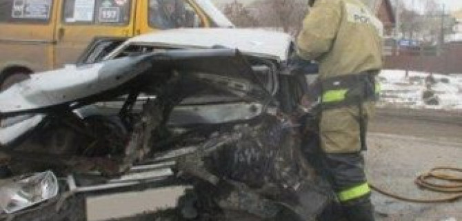 В Узловой после ДТП водителя «вырезали» из автомобиля