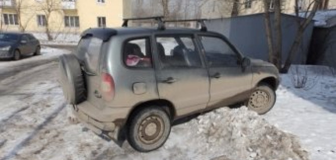 На Урале машина протащила двухлетнюю девочку на фаркопе несколько километров