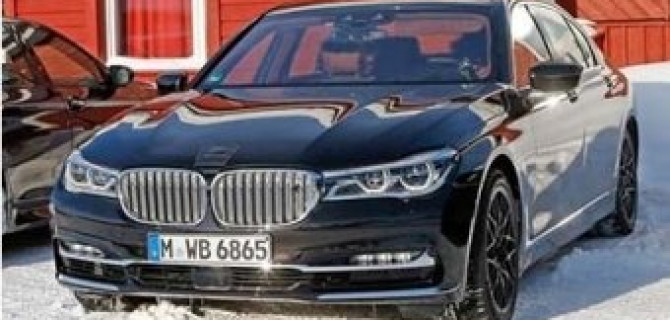 «Заряженный» кроссовер BMW M7 проходит испытания в Швеции