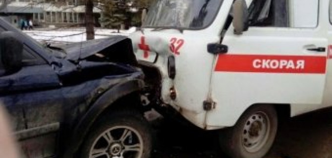 В Ульяновске джип протаранил «скорую помощь» - пострадали медики