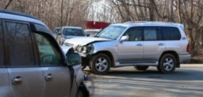 Во Владивостоке в лобовом ДТП пострадали девушка