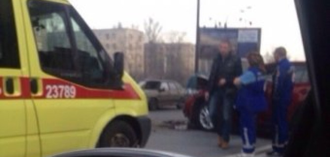 В лобовом столкновении на Народного ополчения пострадали четыре человека