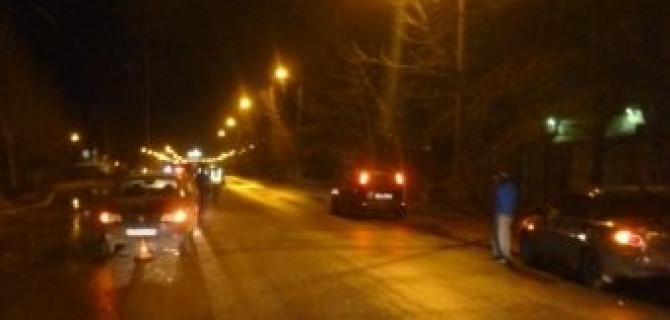 Ночью в Вологде автомобиль сбил девушку