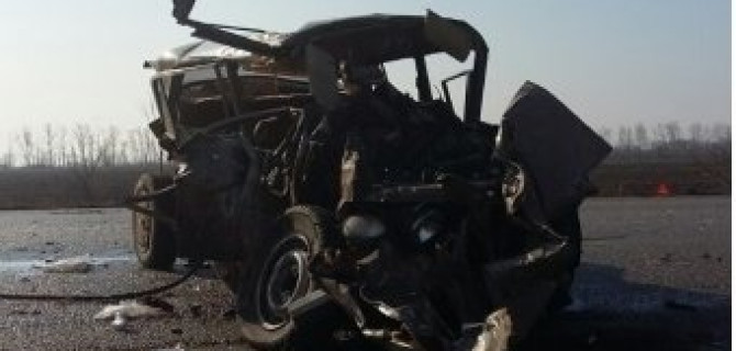 При столкновении КамАЗа и ВАЗа под Воронежем погибли два человека