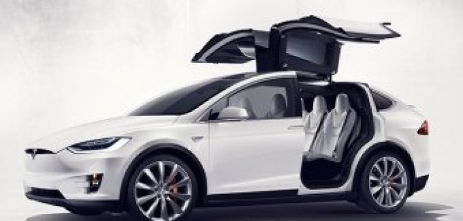 Tesla Model X назван самым быстрым серийным кроссовером в мире