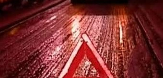 Под Смоленском грузовой Mercedes насмерть сбил пешехода