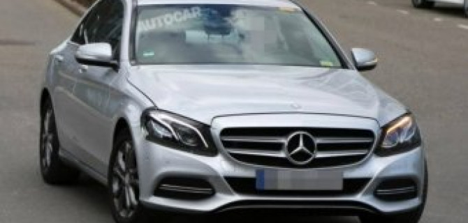 Mercedes-Benz C-Class 2017 заснят без камуфляжа