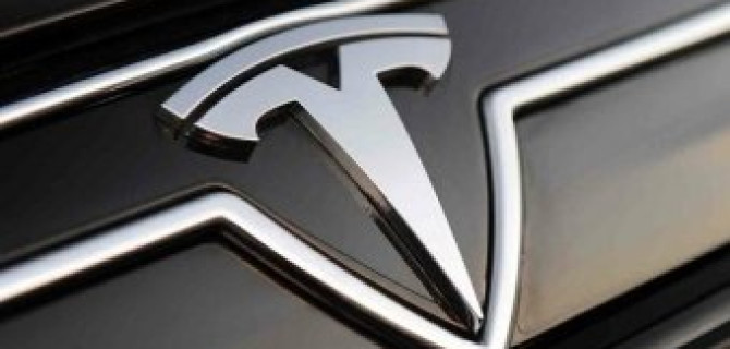 Tesla может построить сеть заправок в России в этом году