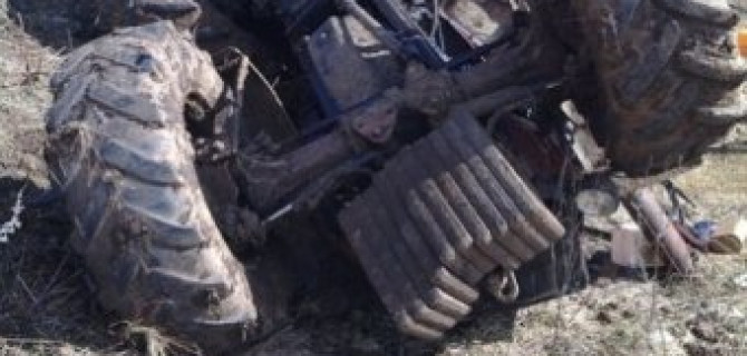 Татарстан: 4-летний мальчик погиб в перевернувшемся тракторе, пьяный водитель выжил