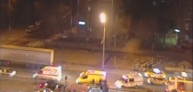 Причиной массовой аварии в Москве стал  автомобиль дорожной службы