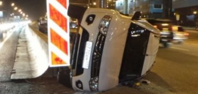 В Москве при опрокидывании внедорожника пострадал ребенок