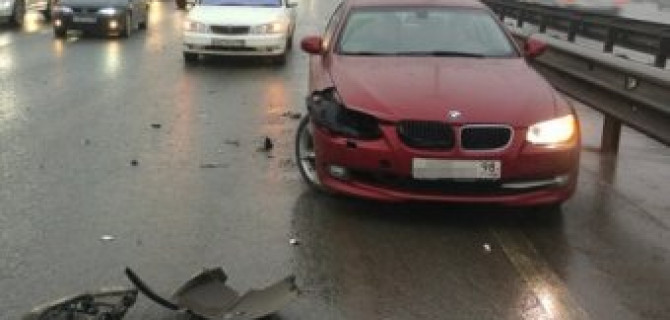 Две массовые аварии на КАД в Петербурге