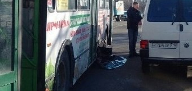 Подробности ДТП с троллейбусом, насмерть сбившим ребенка на Пузакова