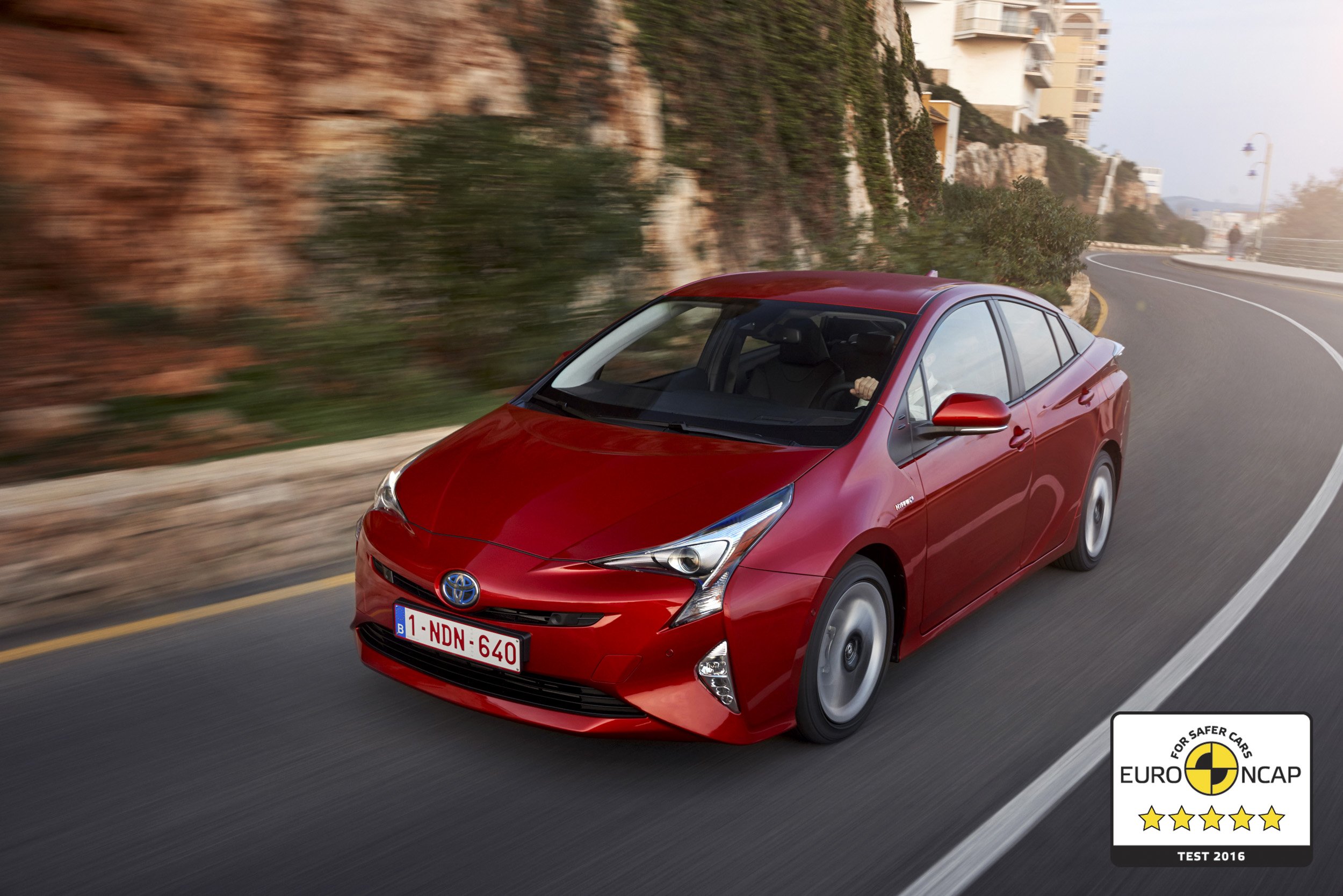 Новый Toyota Prius получил высший рейтинг безопасности Euro NCAP Новый Toyota Prius получил высший рейтинг безопасности Euro NCAP
