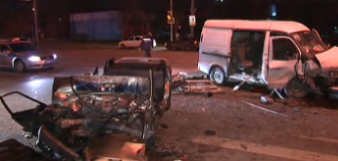 В Москве водитель легковушки погиб в жестком столкновении с «Газелью»