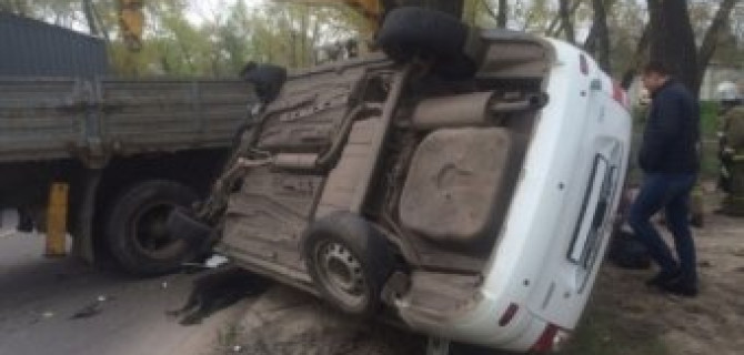 В Воронежской области ВАЗ врезался в КАМАЗ: водитель погиб