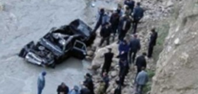 В Дагестане автомобиль упал в реку: пять человек погибли, в том числе дети