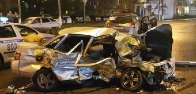 В Кемерово погибли два пассажира такси