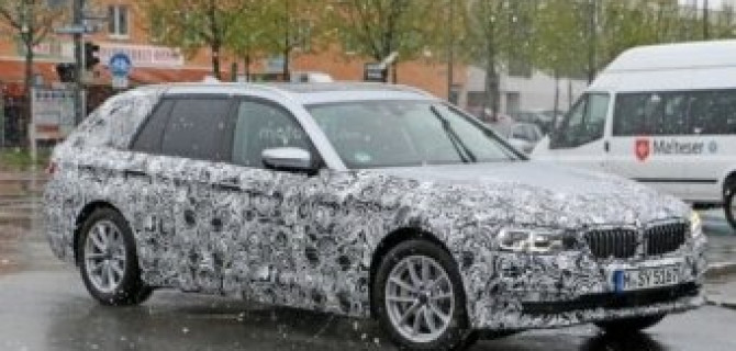 BMW 5 Series Touring 2017 с новыми фарами проходит тесты