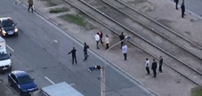 На Наставников в Петербурге водитель насмерть сбил пешехода и скрылся