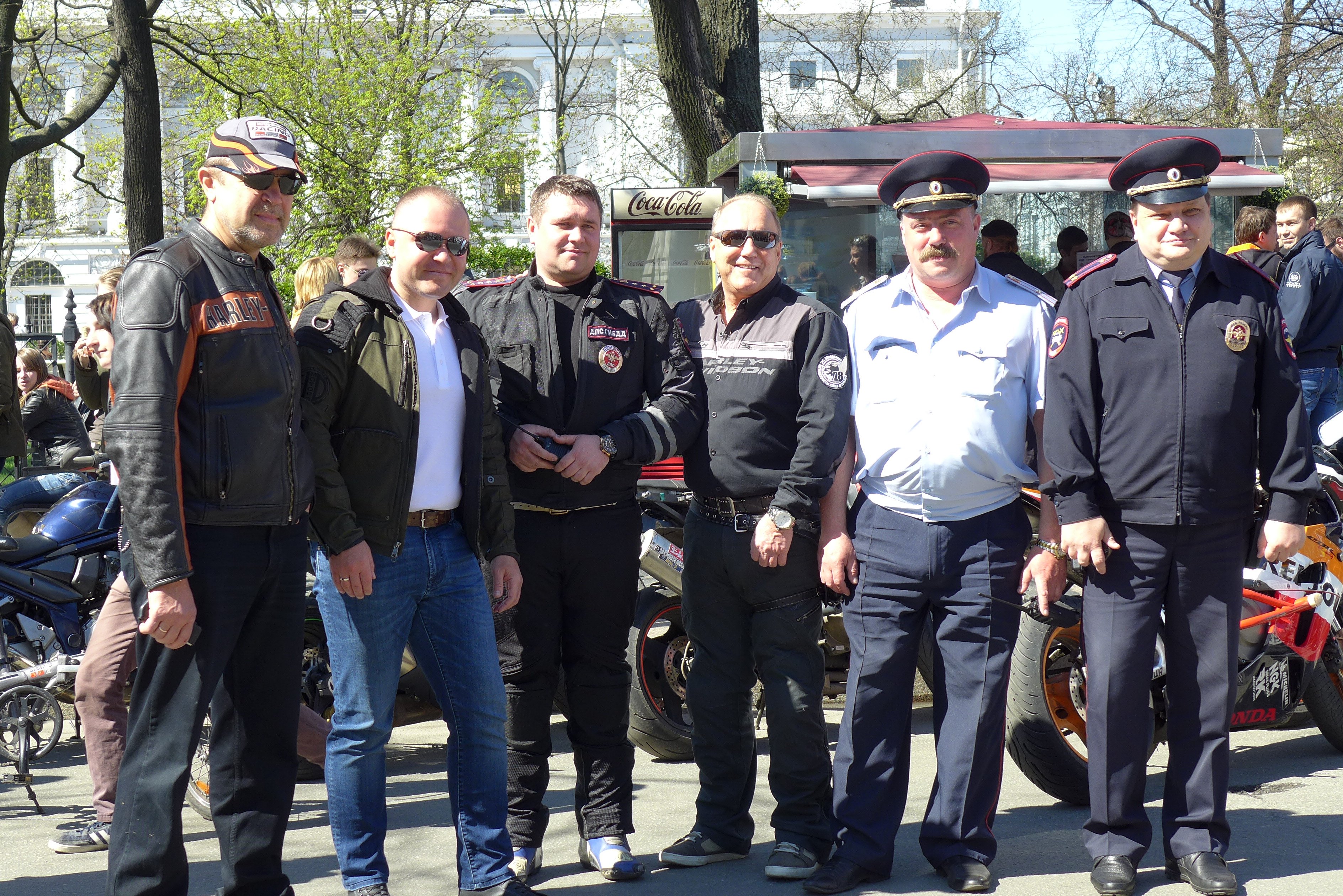 Открытие мото-сезона 2016 года - гигантская колонна байкеров проехала по Невскому проспекту P1930789.JPG