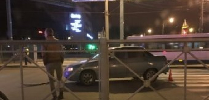На Богатырском в Петербурге сбили велосипедиста на переходе