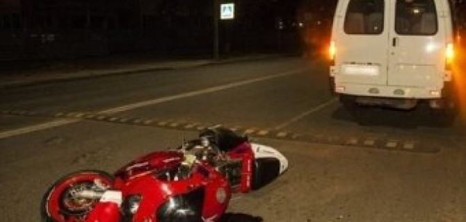 В Кингисеппе мотоциклист пешком сбежал с места ДТП