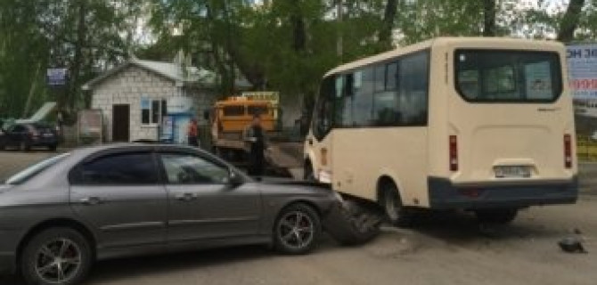 Пять человек пострадали в ДТП с маршруткой в Воронеже