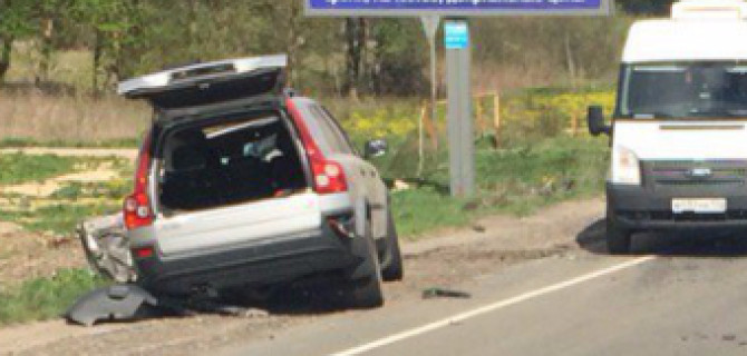 На трассе "Нарва" в лобовом ДТП погиб человек