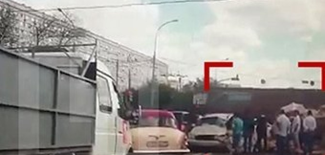 В Москве раненого в ДТП водителя обокрали очевидцы