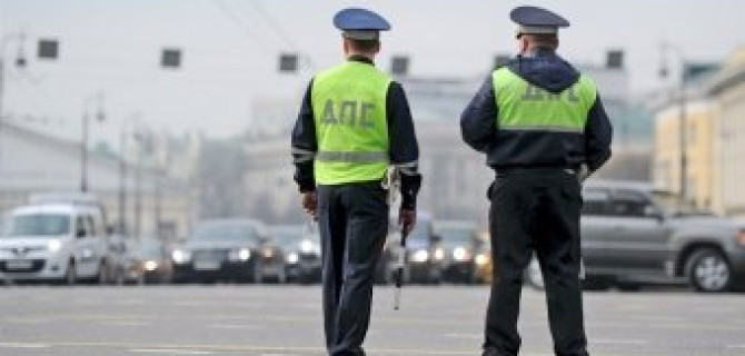 В Ленобласти пьяный водитель пытался задавтить инспектора ГИБДД