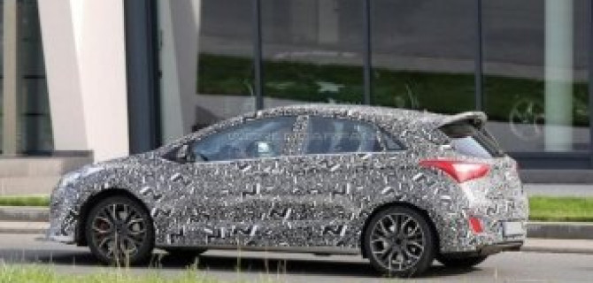 Hyundai i30 N тестируется в Нюрбургринге